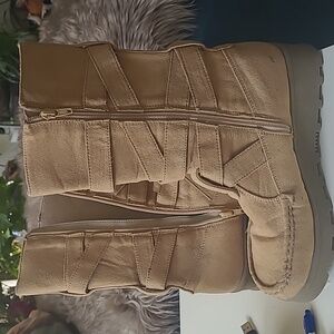Vintage platform boots 9